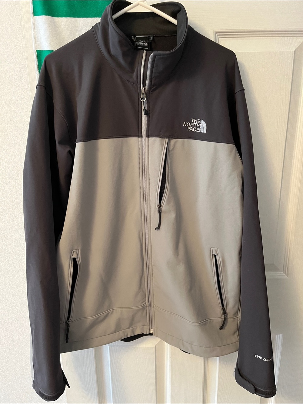 The North Face Men’s Two-Tone Softshell Jacket — Black & Light Gray